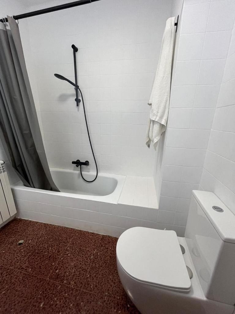 Encantador Apartamento En El Corazon De Тремп Екстериор снимка