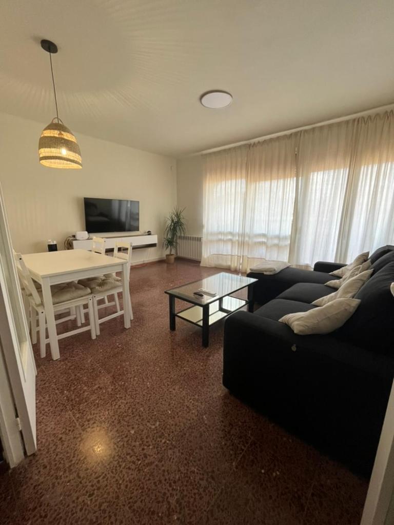 Encantador Apartamento En El Corazon De Тремп Екстериор снимка